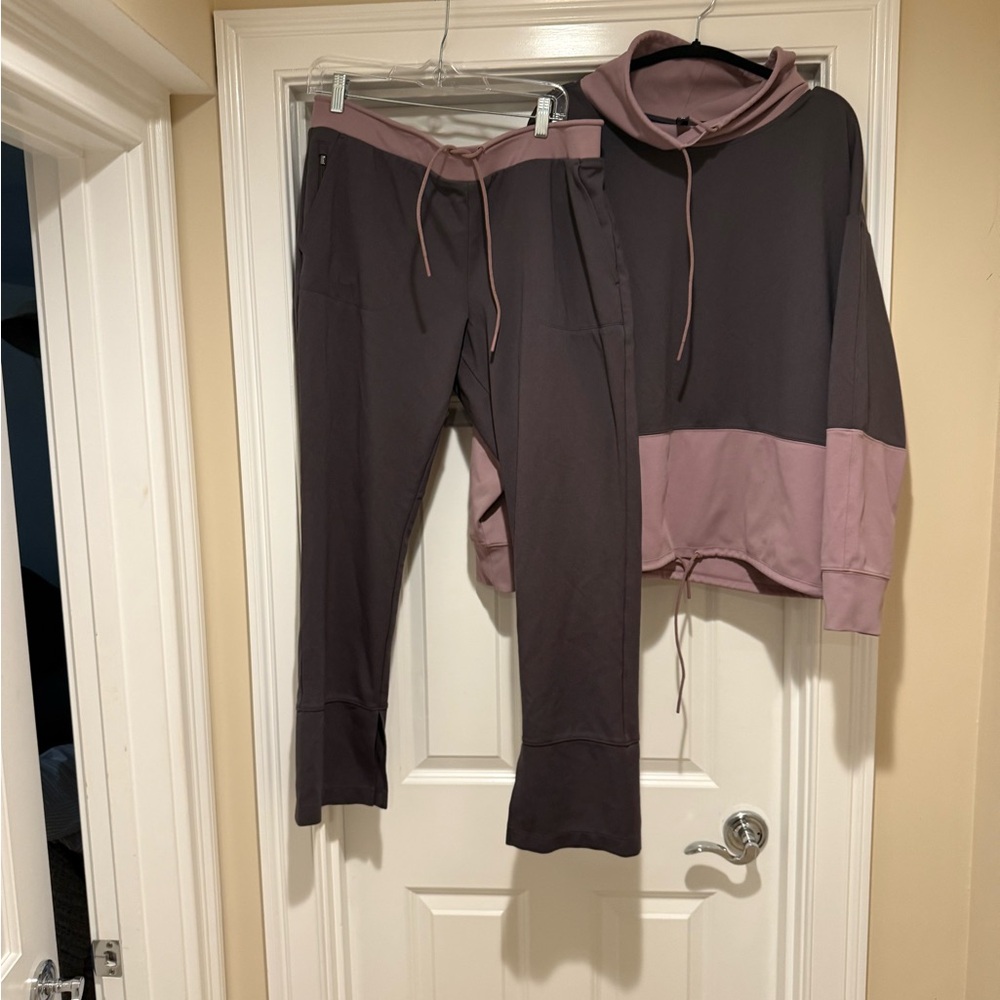 Athleta Two-Piece Set in Gray and Pink